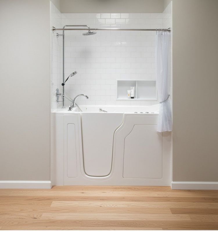 Easy-To-Clean Options For Modern Shower Surrounds